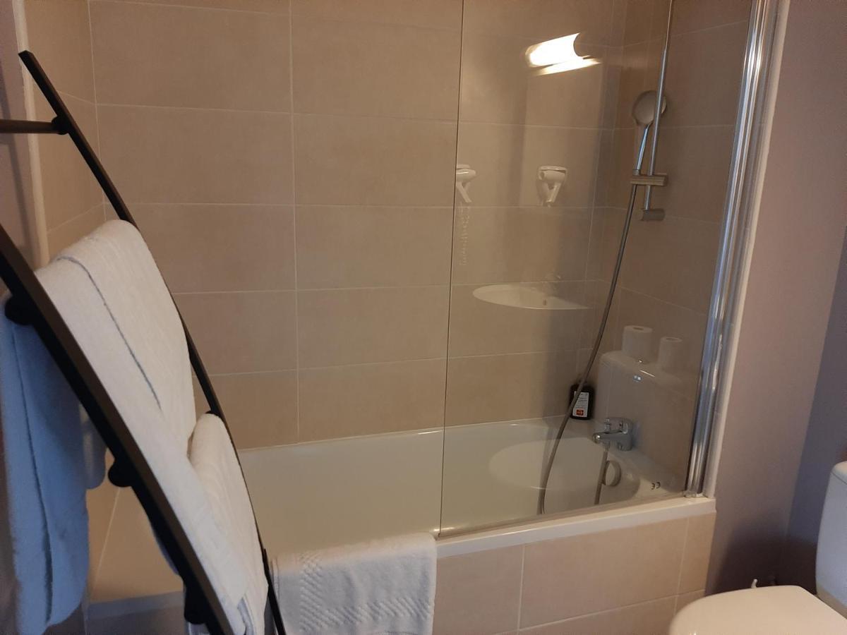 Le Royalty Hotel Angers Kültér fotó